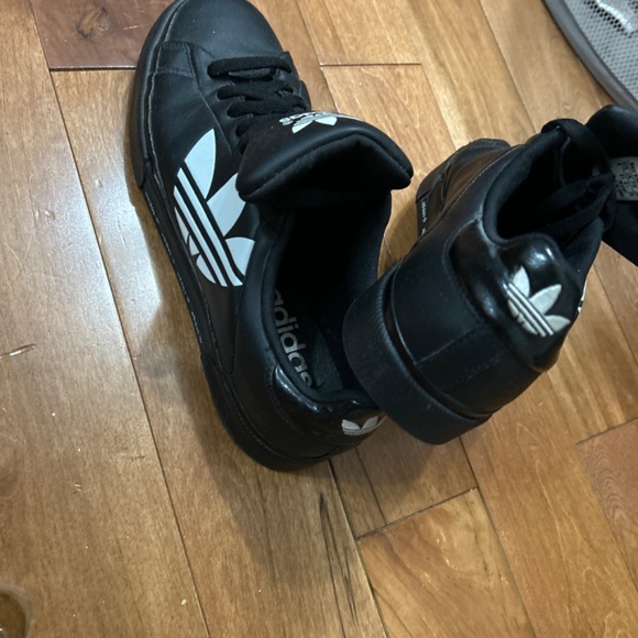 Adidas original black shoes - Picture 3 of 3